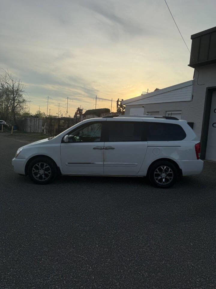 Used 2014 Kia Sedona EX w/ Luxury Package image 3