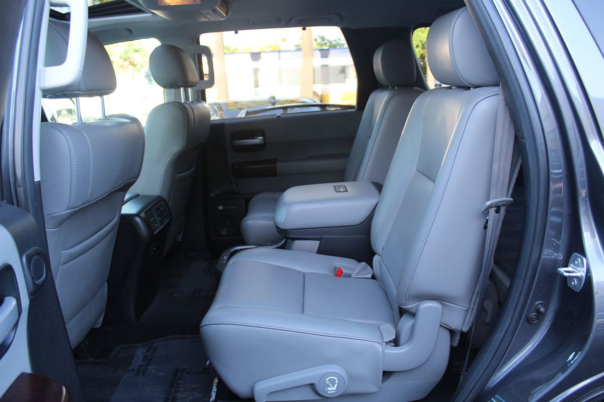 Used 2014 Toyota Sequoia Platinum AWD/4WD image 25