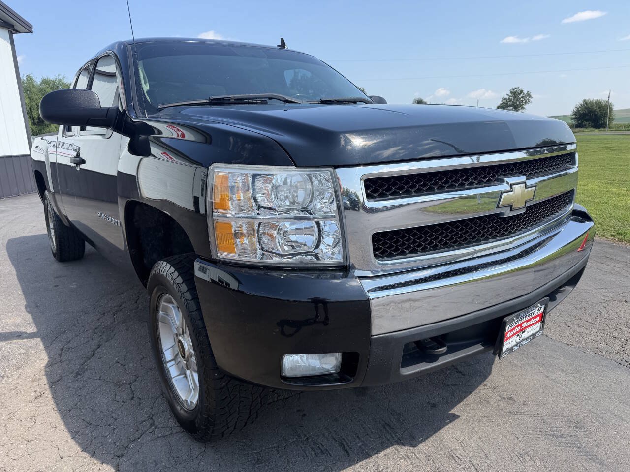 Used 2008 Chevrolet Silverado 1500 LT w/ Towing Package AWD/4WD image 11