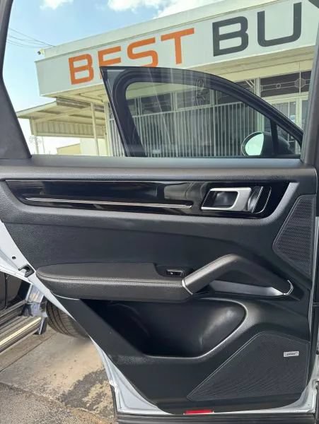Used 2019 Porsche Cayenne AWD/4WD image 22
