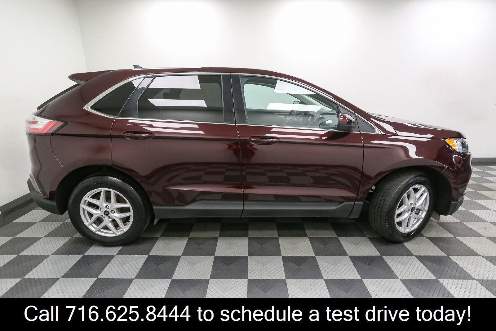 Used 2024 Ford Edge SEL AWD/4WD image 7
