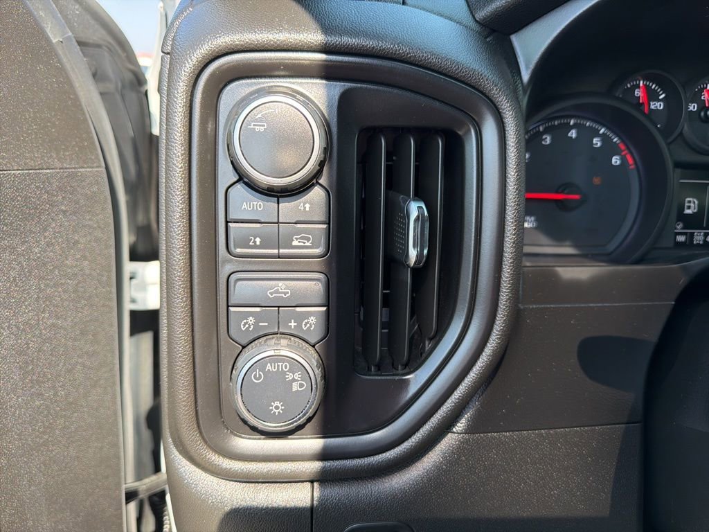 Used 2020 Chevrolet Silverado 1500 Custom w/ Custom Value Package image 44