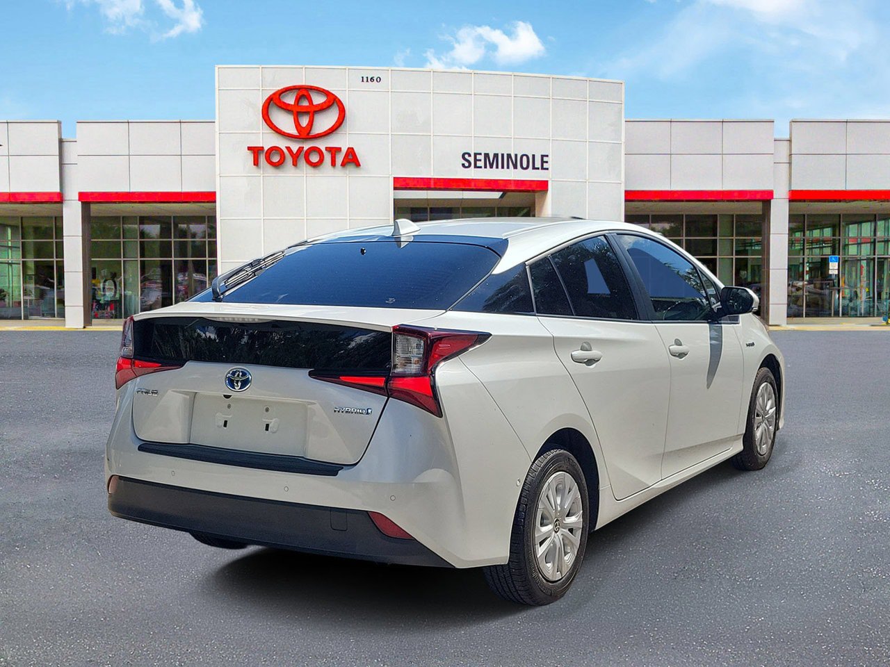 Used 2021 Toyota Prius LE FWD image 3