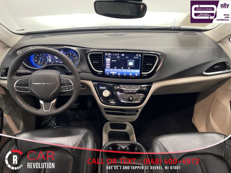 Used 2022 Chrysler Pacifica Touring-L image 33