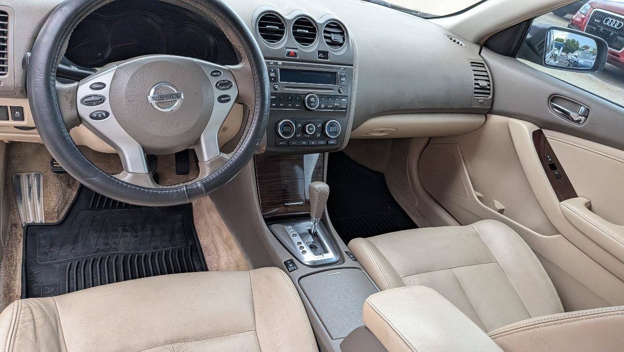 Used 2011 Nissan Altima 2.5 SL w/ 2.5SL Pkg FWD image 11