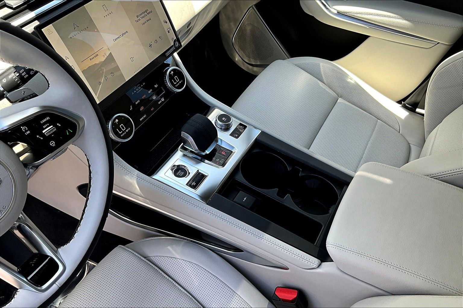 New 2026 Jaguar F-PACE R-Dynamic S image 8