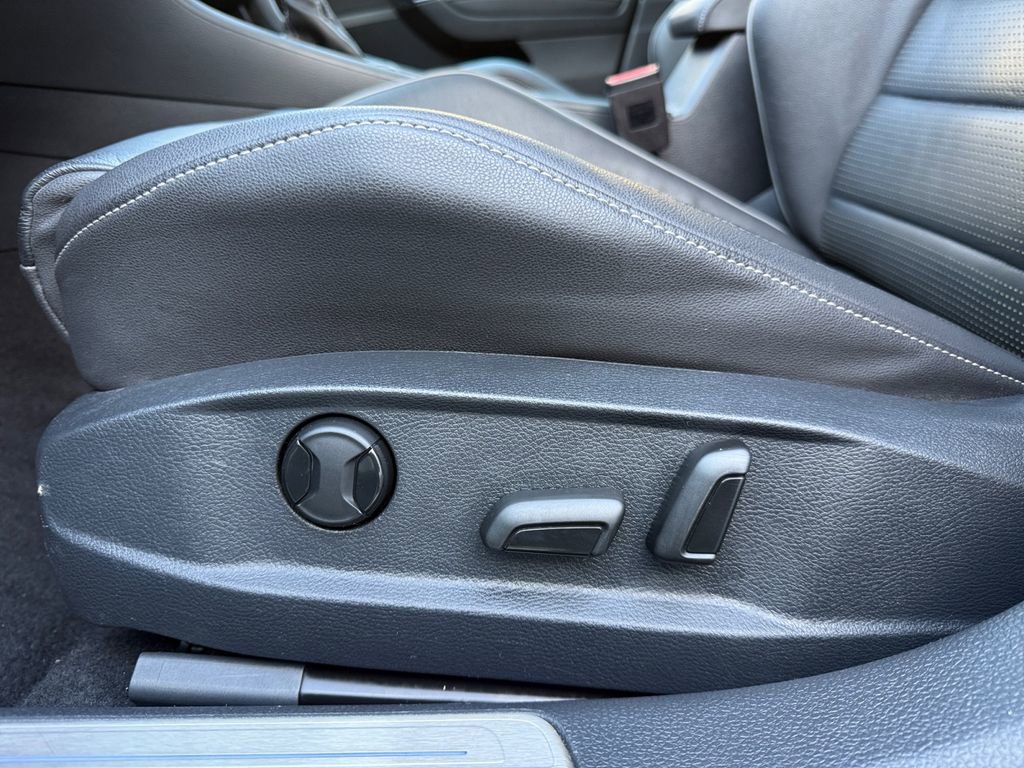 Used 2019 Volkswagen Golf R 4-Door image 10