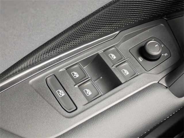 New 2026 Volkswagen Tiguan SE R-Line image 27