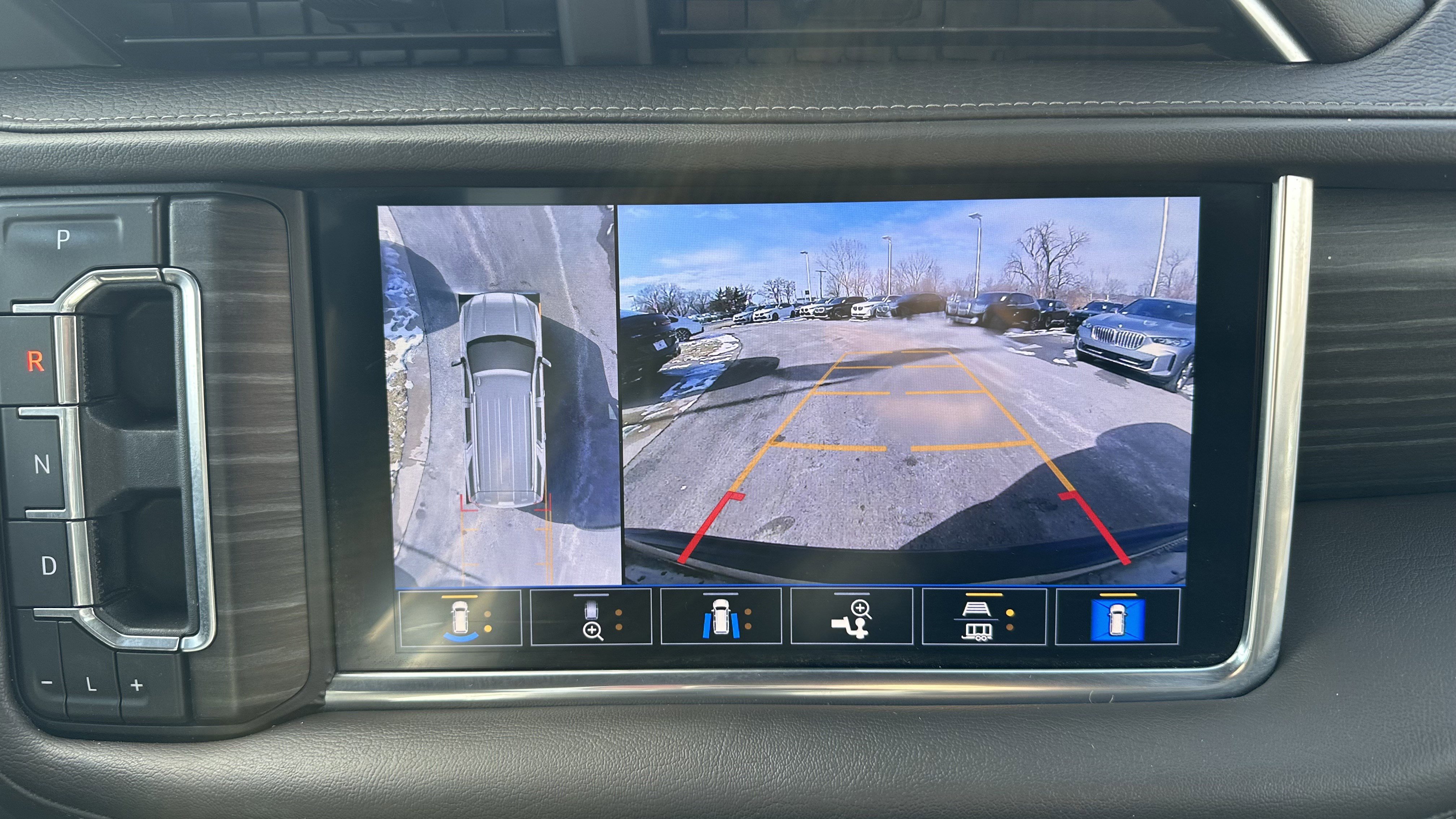 Used 2021 GMC Yukon Denali w/ Denali Premium Package image 27