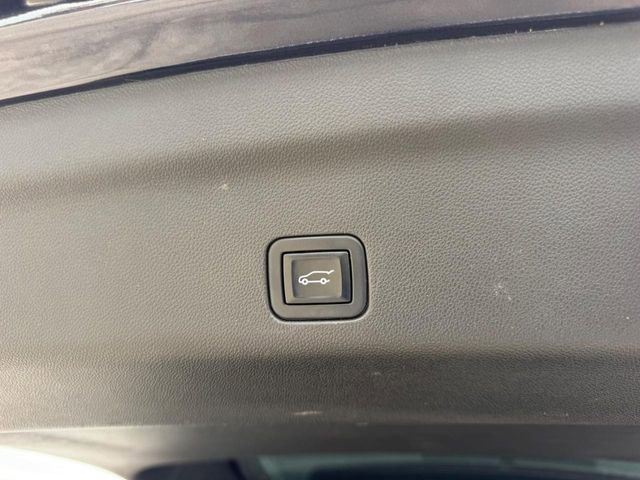 Used 2022 Chevrolet Suburban Premier AWD/4WD image 5
