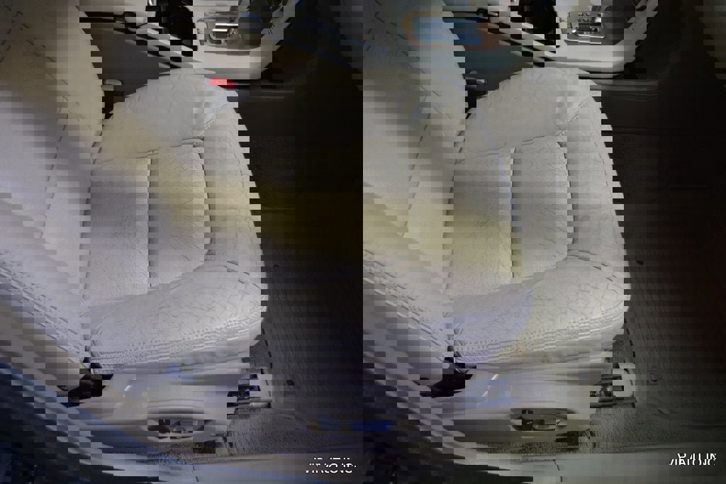 Used 2010 Volvo XC70 3.2 image 18