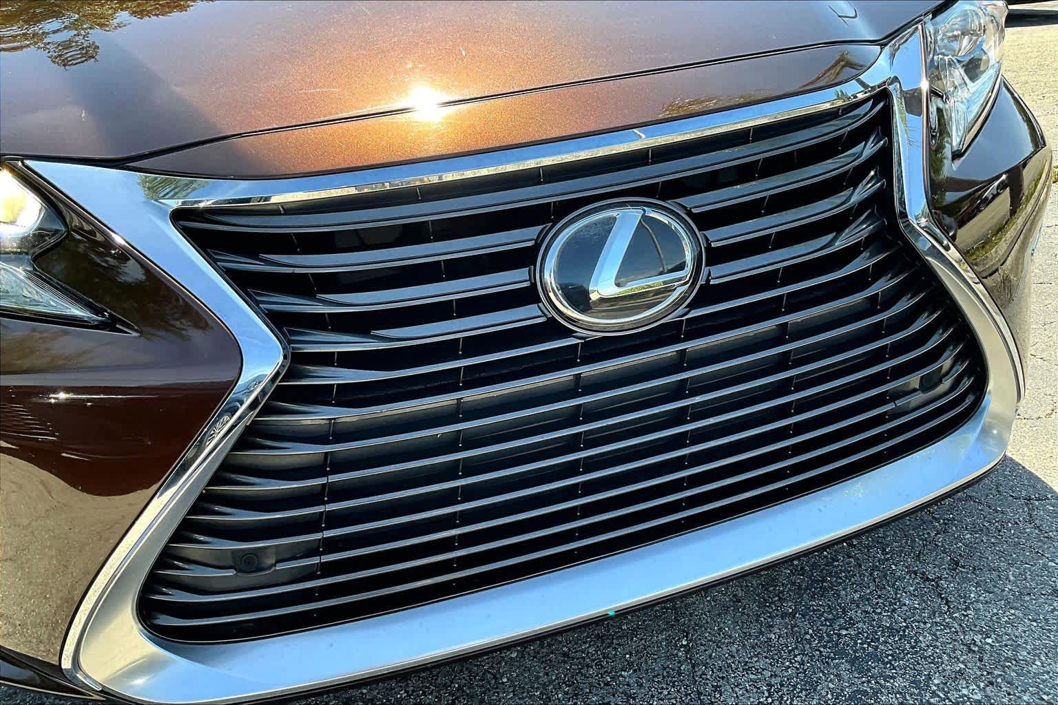Used 2017 Lexus ES 350 w/ Luxury Package FWD image 30