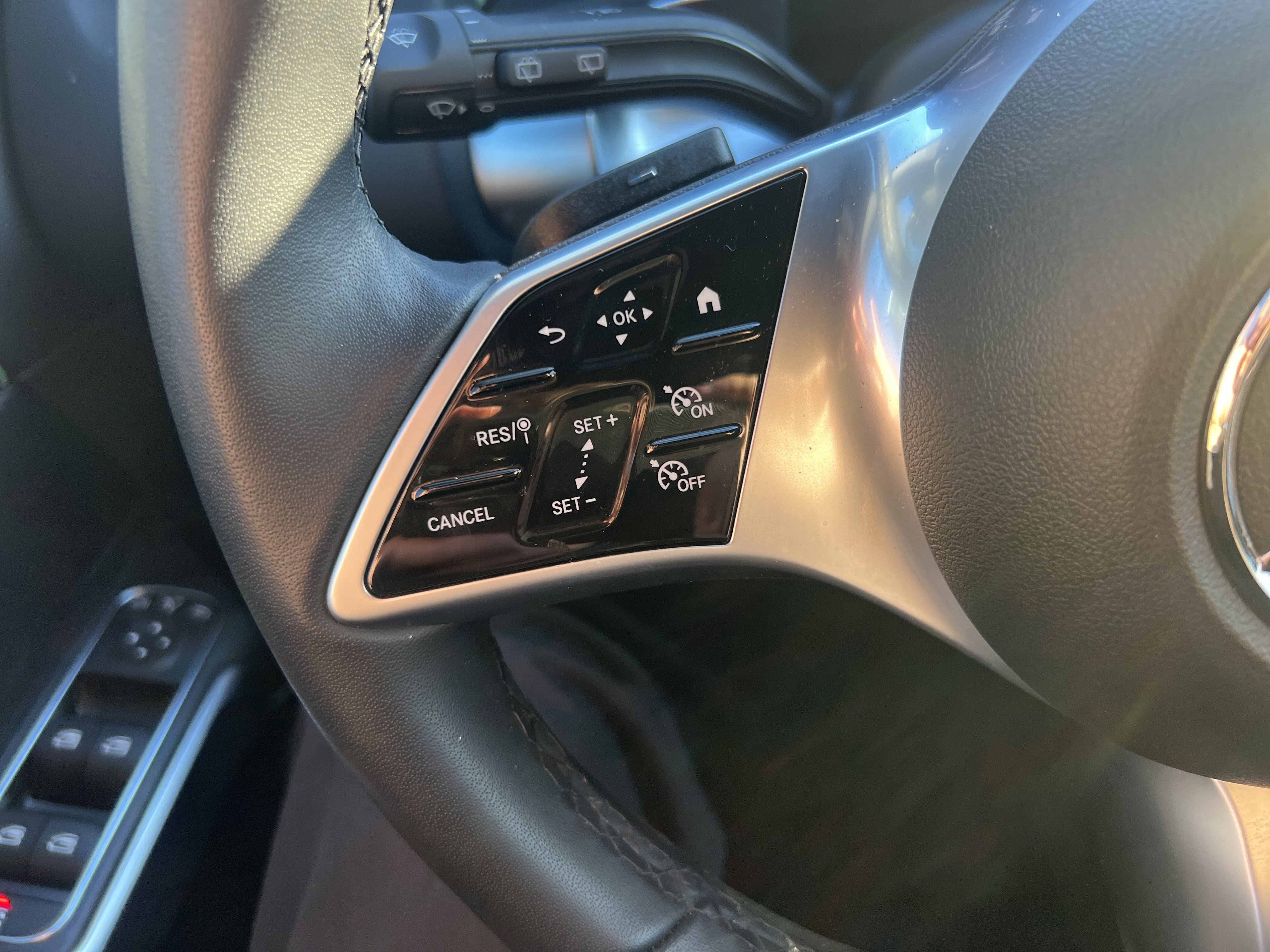 Certified 2025 Mercedes-Benz GLB 250 4MATIC image 19