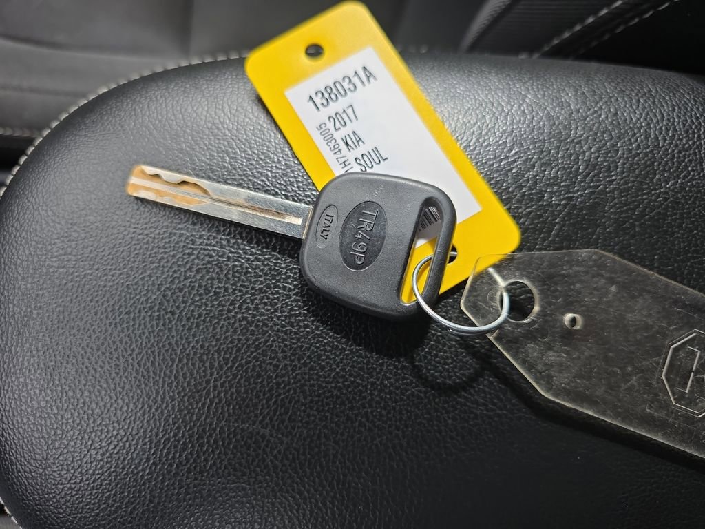 Used 2017 Kia Soul + image 29