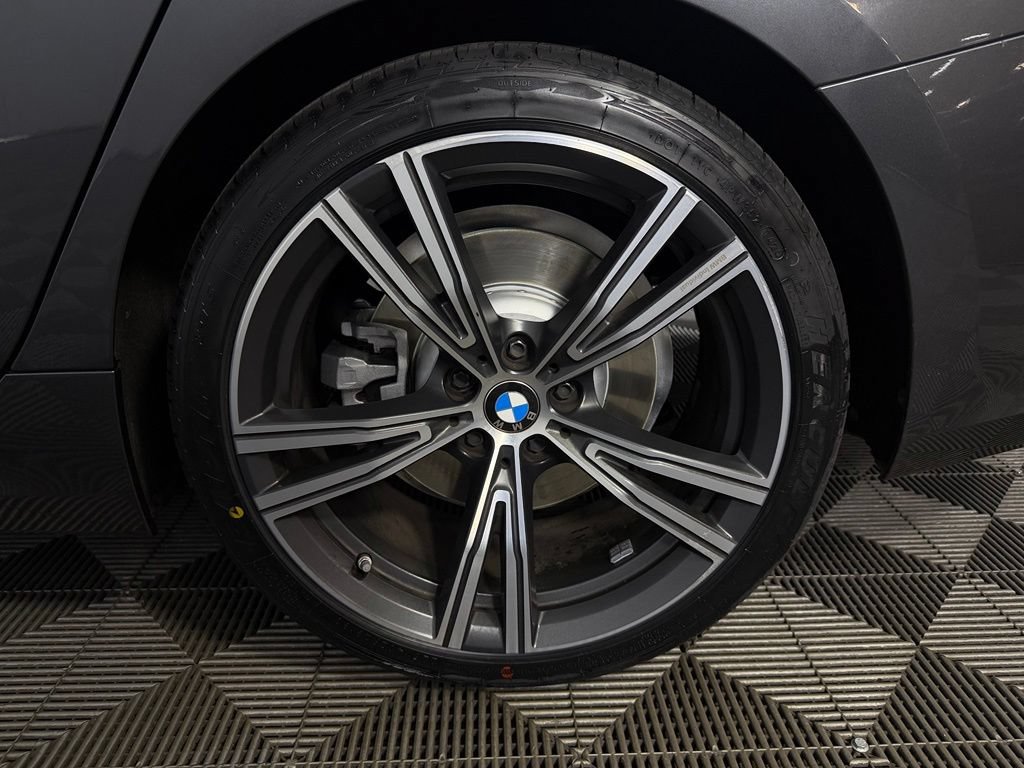 Used 2021 BMW 330i Sedan w/ Convenience Package RWD image 12