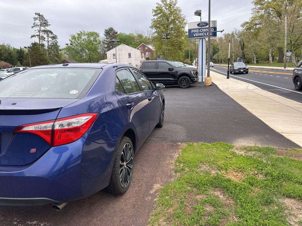 Used 2015 Toyota Corolla S Premium FWD image 4