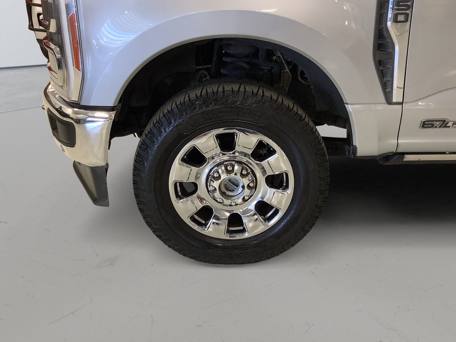 Used 2023 Ford F350 Lariat w/ Lariat Ultimate Package AWD/4WD image 9