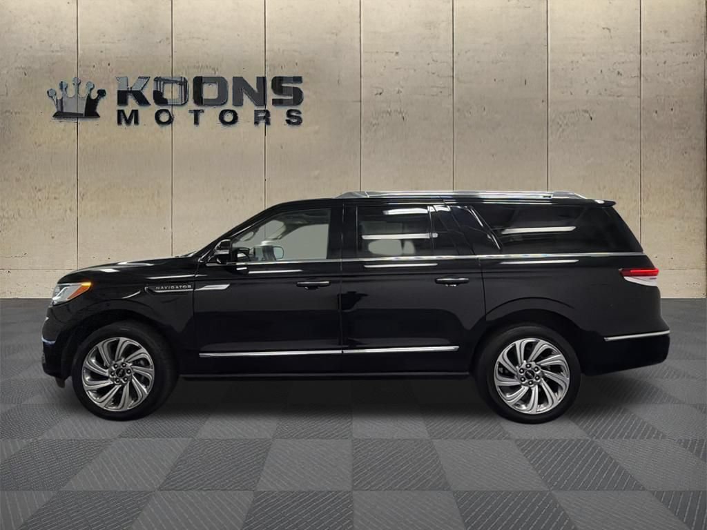 Certified 2024 Lincoln Navigator L Reserve AWD/4WD image 4