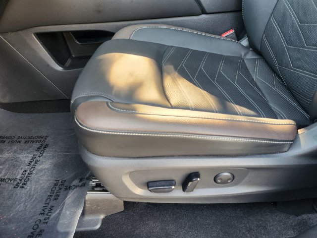 Used 2025 Nissan Pathfinder Platinum w/ Cargo Package FWD image 25