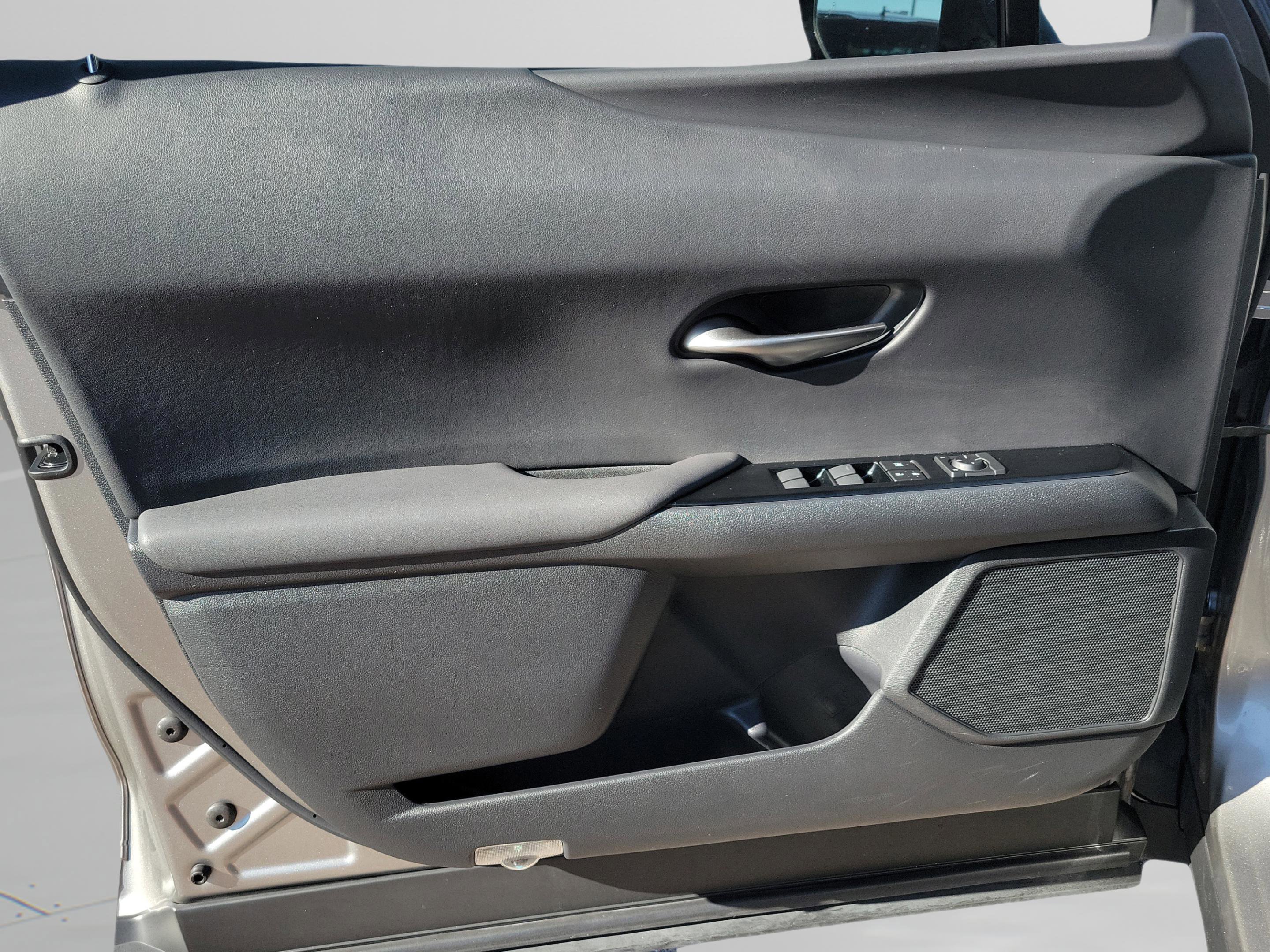 Used 2019 Lexus UX 200 F Sport w/ F Sport Premium Package image 24