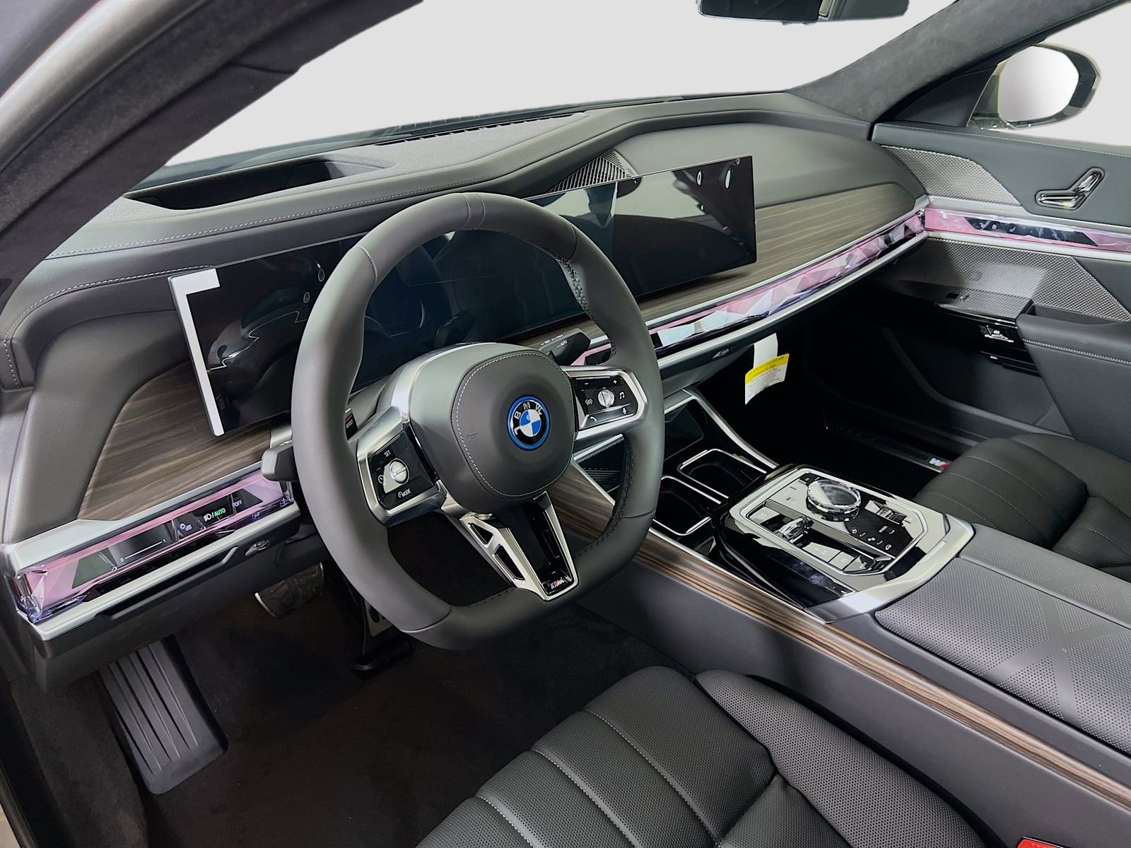 New 2025 BMW i7 xDrive60 AWD/4WD image 9