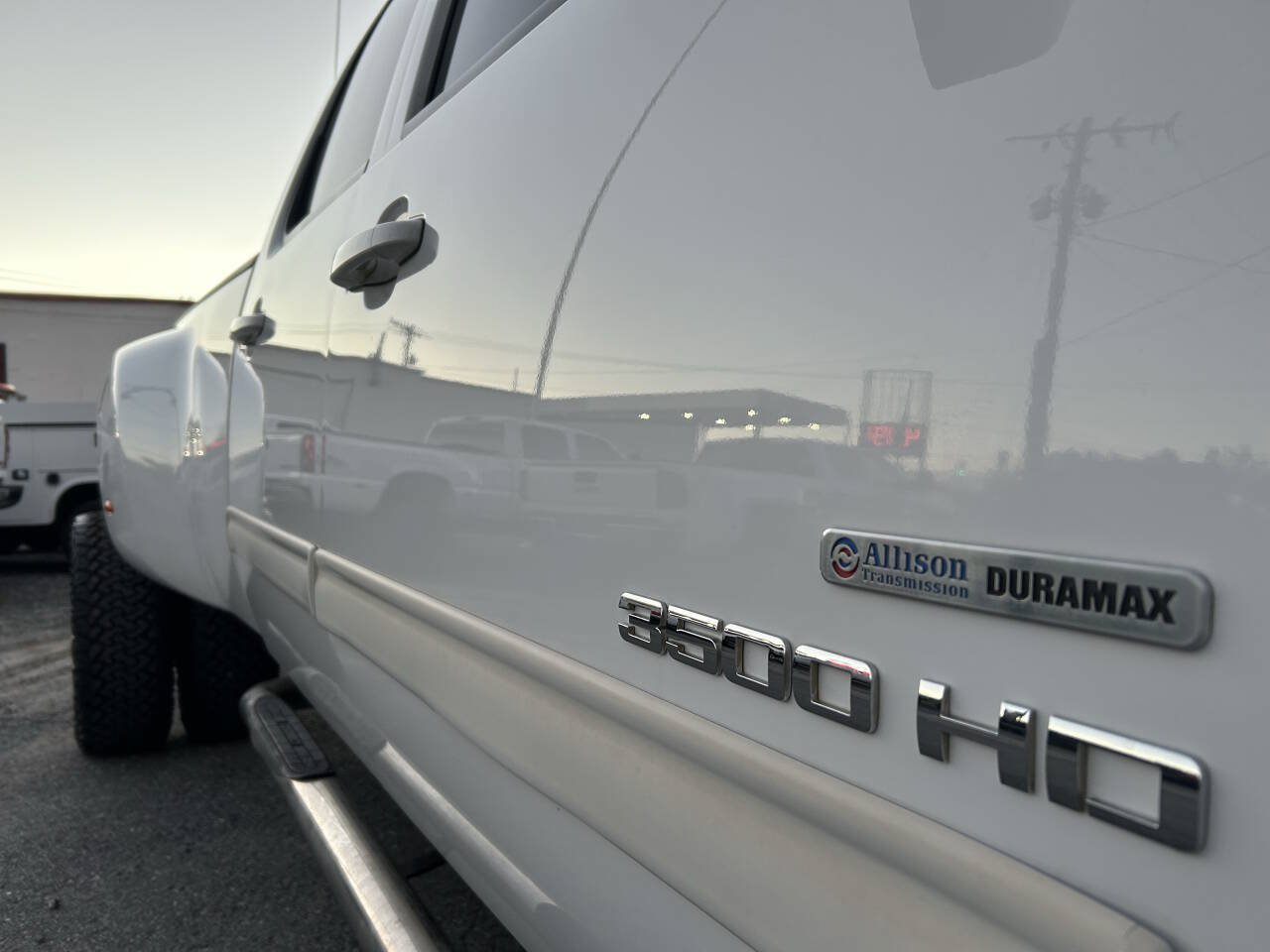 Used 2010 GMC Sierra 3500 SLT w/ SLT Convenience Package AWD/4WD image 15