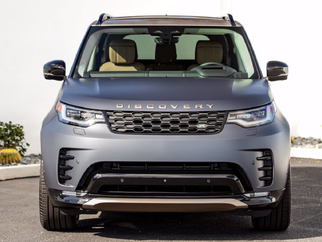 New 2026 Land Rover Discovery Limited Edition AWD/4WD image 3