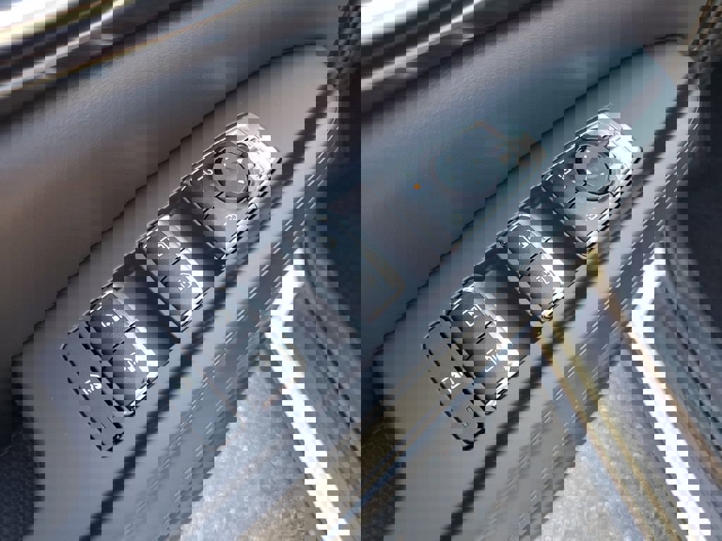 New 2026 Kia Carnival SX w/ SX Dark Edition Package FWD image 22