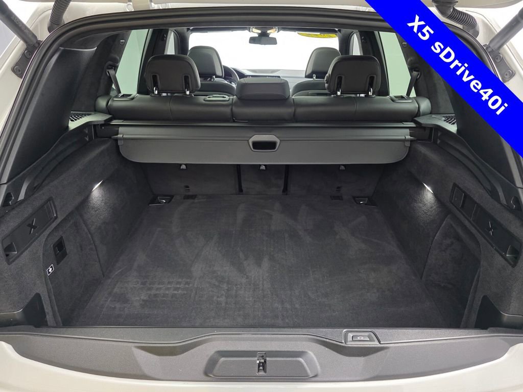 Used 2022 BMW X5 sDrive40i w/ M Sport Package image 16