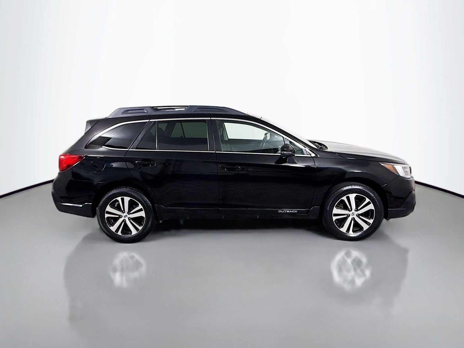 Used 2019 Subaru Outback 2.5i Limited AWD/4WD image 8