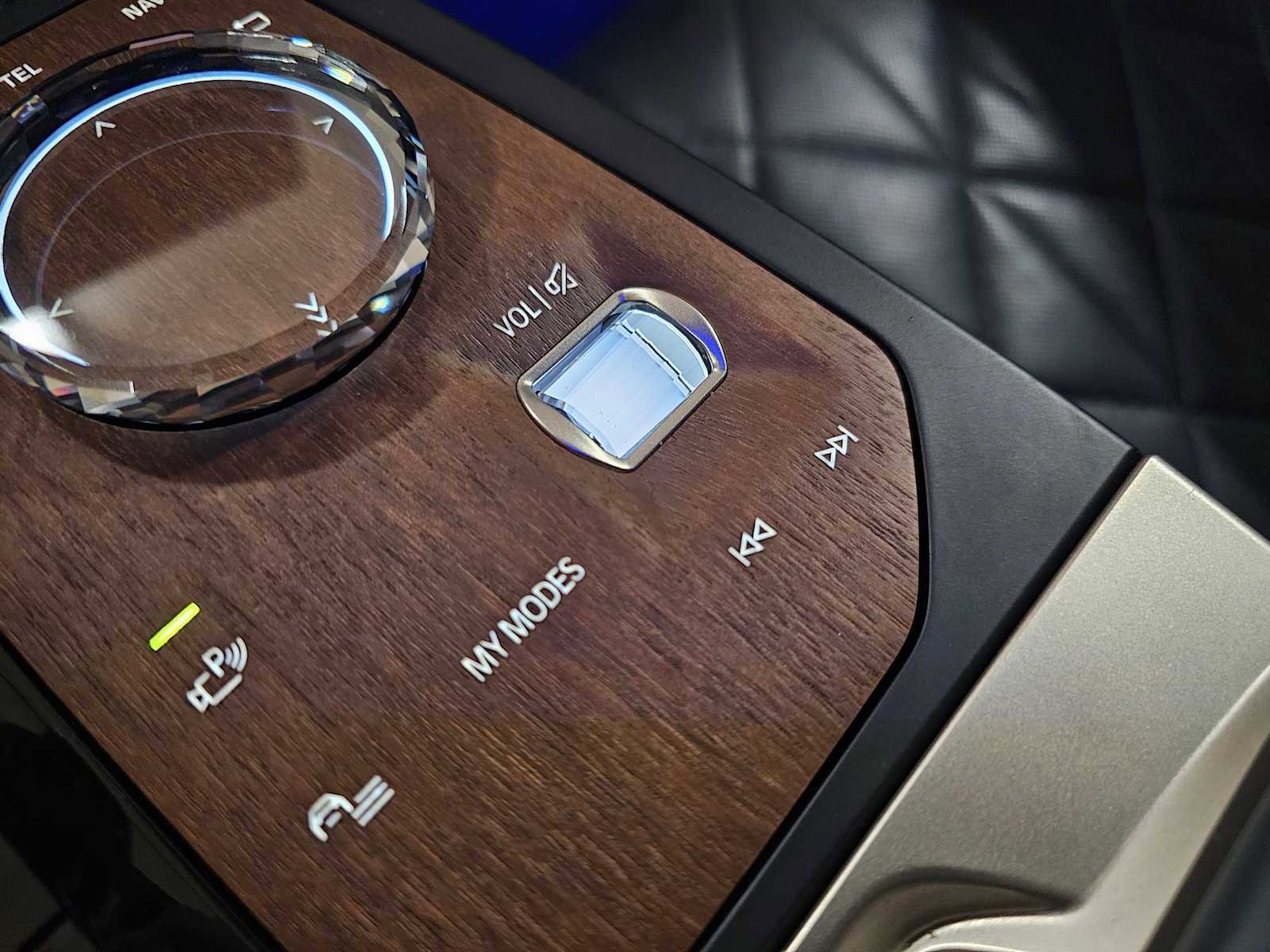 Used 2024 BMW iX xDrive50 w/ Premium Package image 24