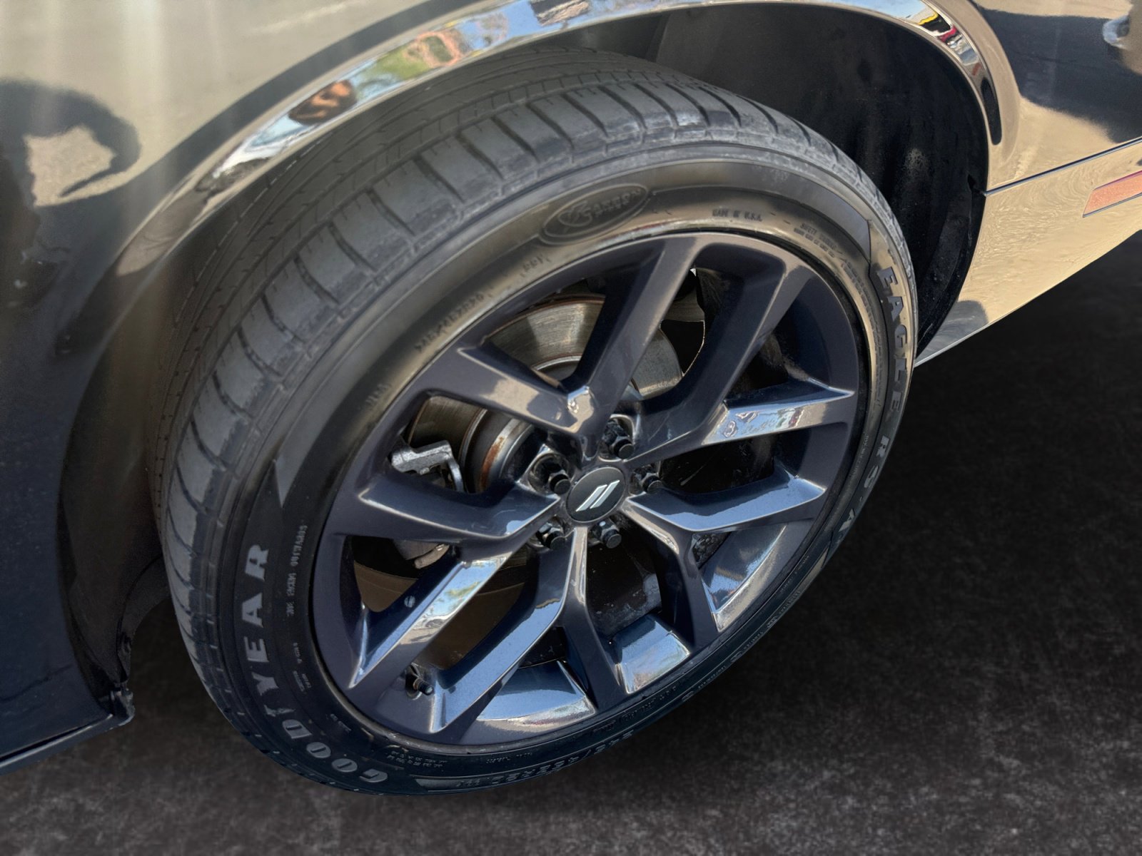 Used 2014 Dodge Challenger R/T image 14