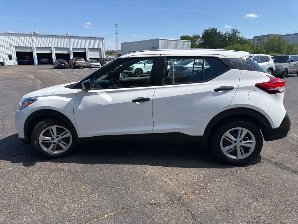 Used 2020 Nissan Kicks S image 6