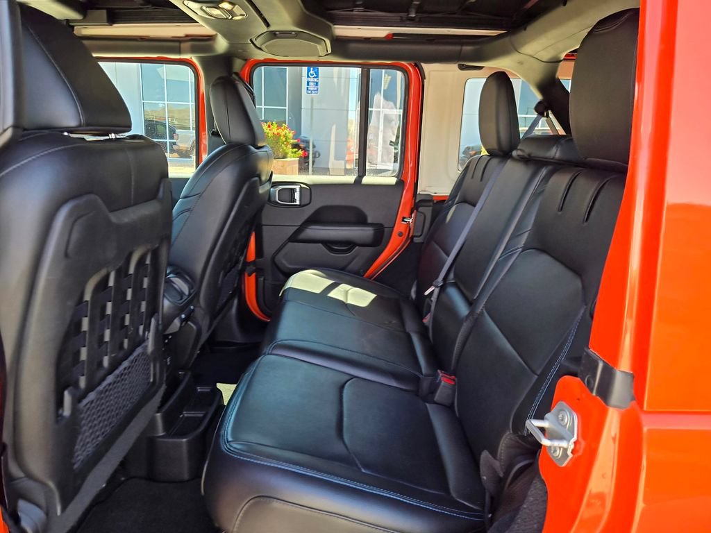 Used 2023 Jeep Wrangler Unlimited Rubicon 4xe w/ Cold Weather Group AWD/4WD image 10