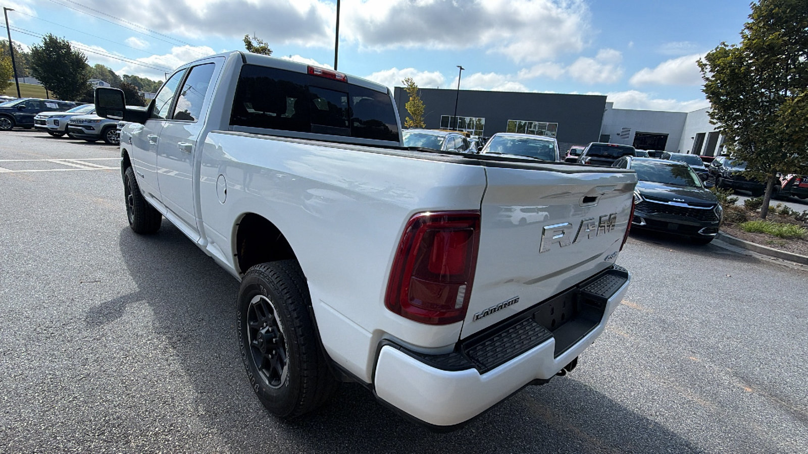 Used 2026 RAM 2500 Laramie AWD/4WD image 10