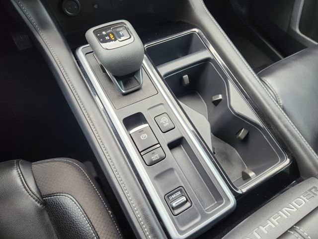 Used 2024 Nissan Pathfinder SL image 18