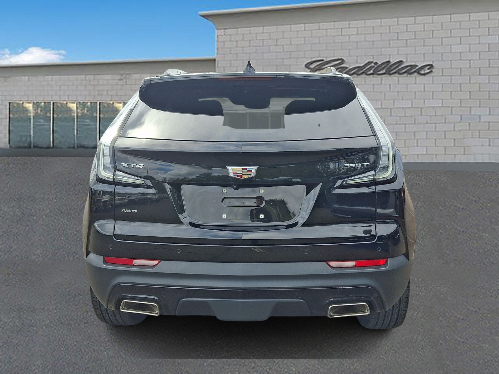 Certified 2023 Cadillac XT4 Sport AWD/4WD image 4