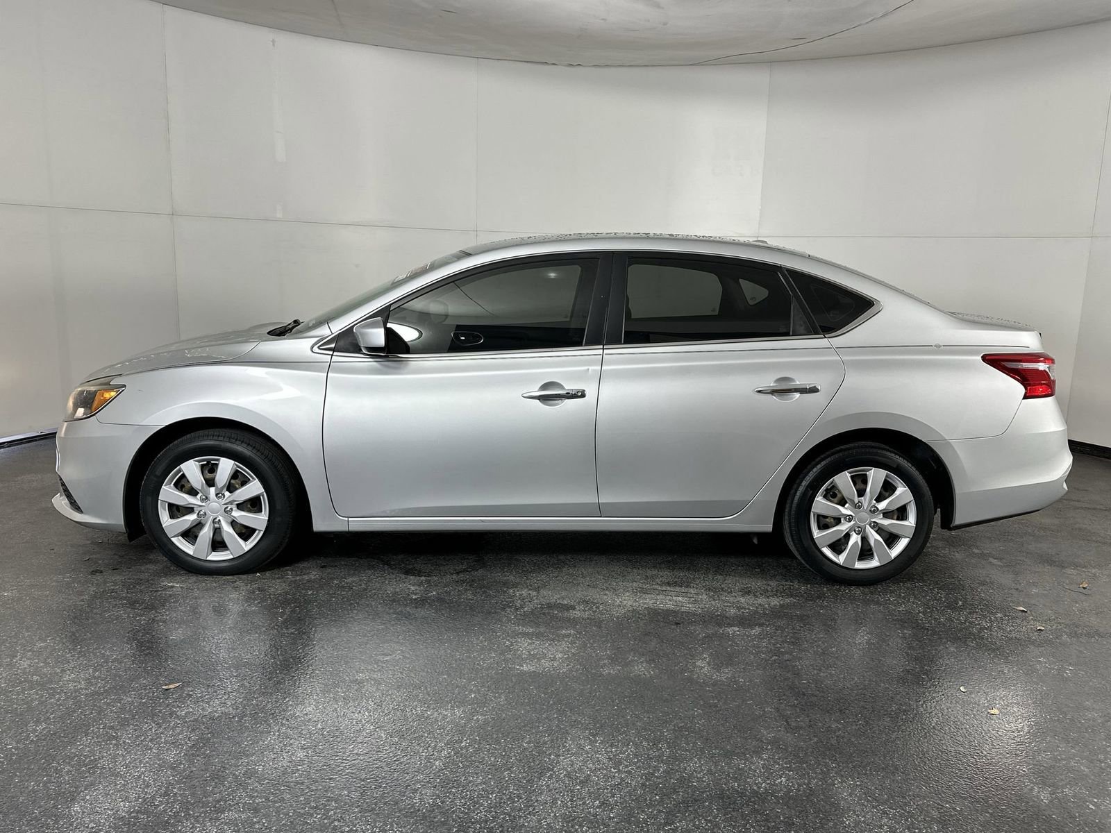 Used 2017 Nissan Sentra SV image 5
