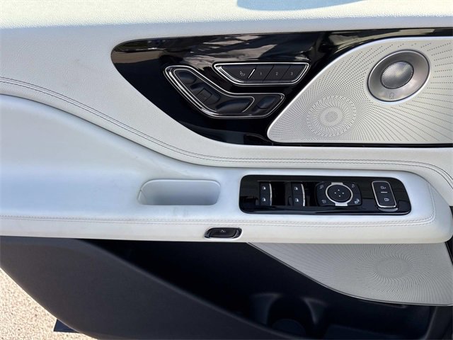 New 2025 Lincoln Aviator Black Label w/ Jet Appearance Package image 21