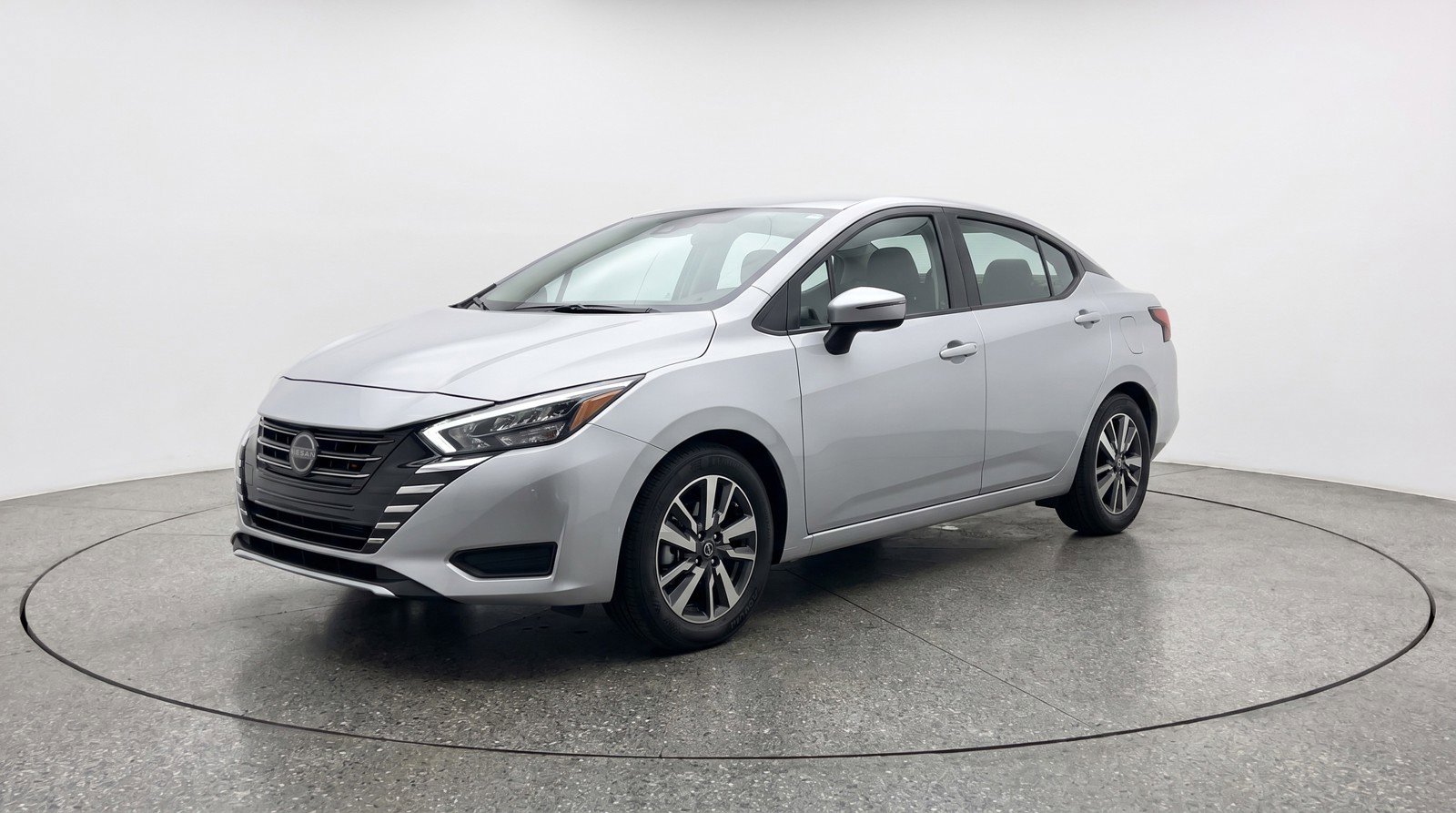 Used 2025 Nissan Versa SV FWD image 3