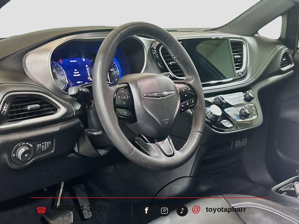 Used 2024 Chrysler Pacifica Touring-L w/ S Appearance Package FWD image 8