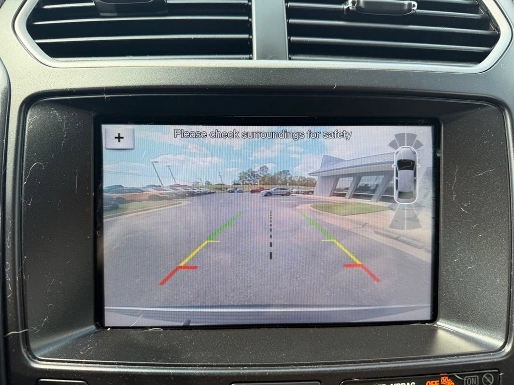 Used 2018 Ford Explorer XLT w/ Equipment Group 202A AWD/4WD image 16