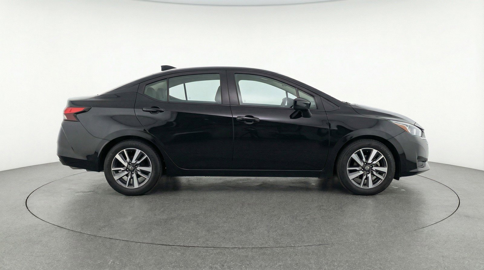 Used 2025 Nissan Versa SV FWD image 11