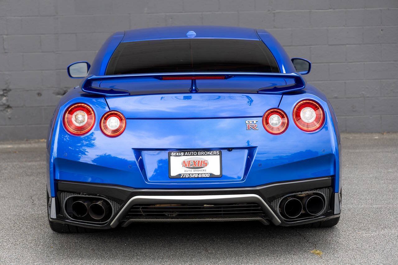 Used 2020 Nissan GT-R Premium AWD/4WD image 11