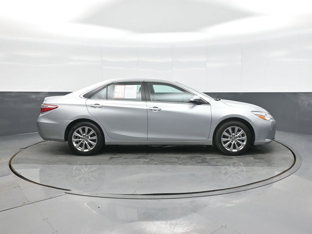 Used 2016 Toyota Camry XLE image 8