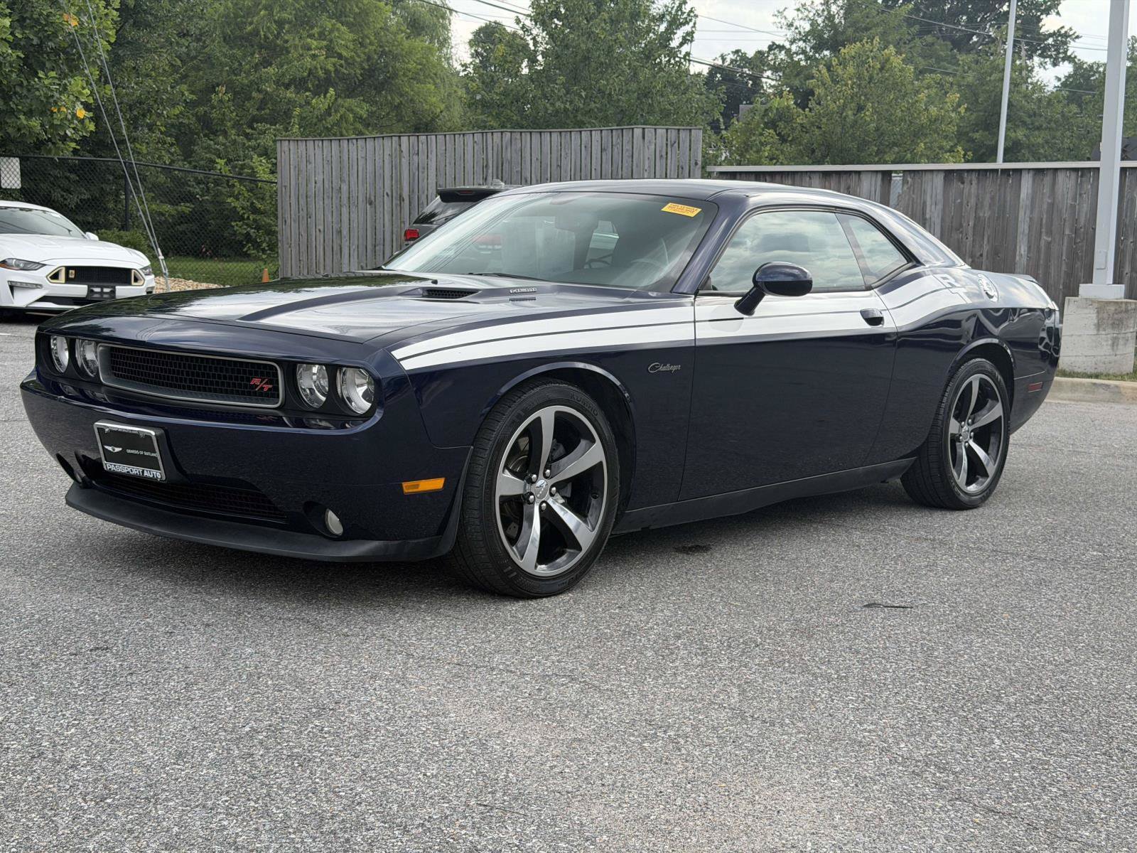 Used 2014 Dodge Challenger R/T RWD image 1
