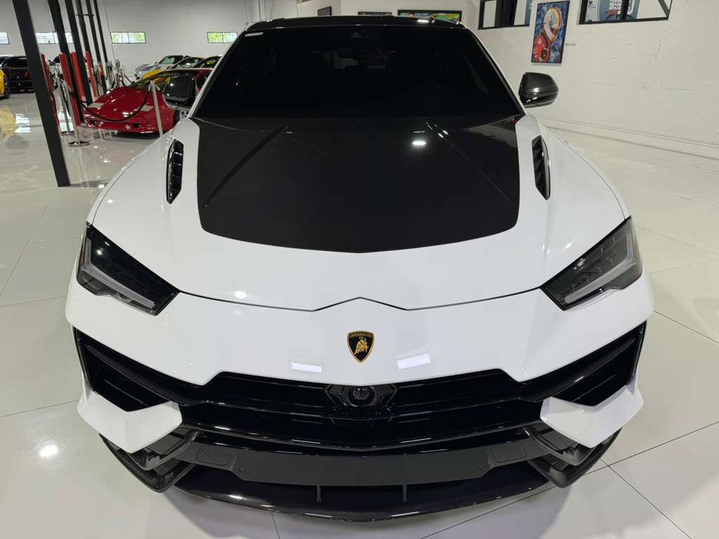 Used 2023 Lamborghini Urus Performante image 2