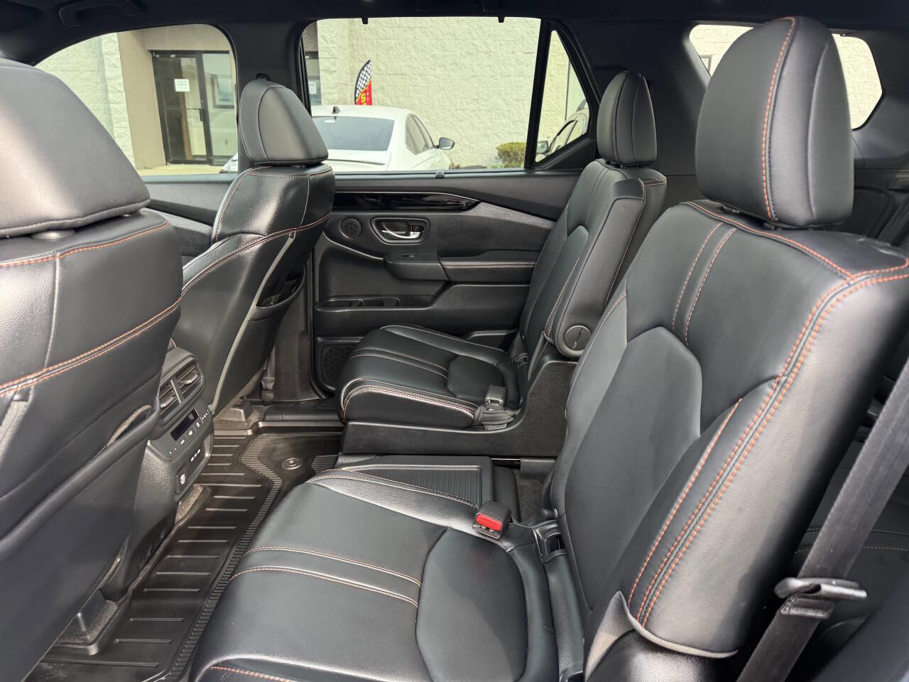 Used 2025 Honda Pilot TrailSport image 22