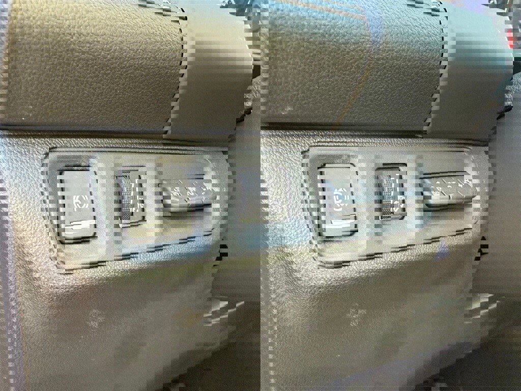 Used 2023 GMC Acadia Denali w/ Denali Ultimate Package image 13