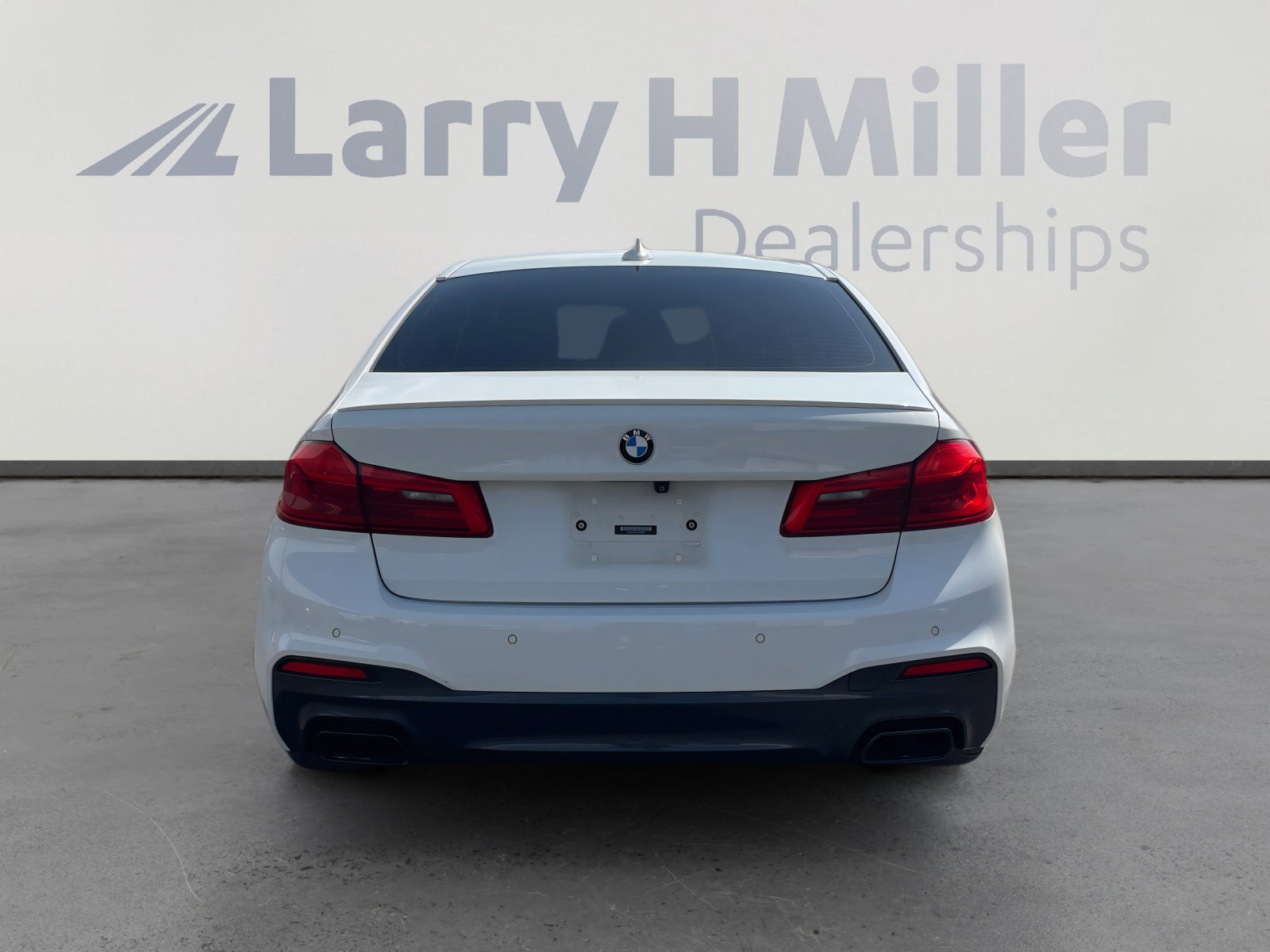 Used 2018 BMW M550i xDrive image 4